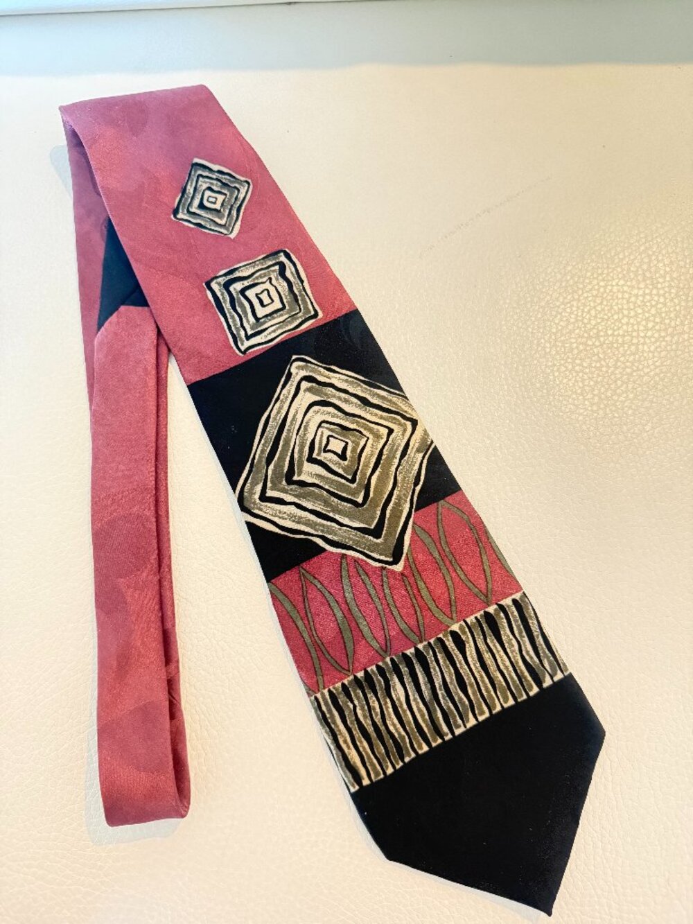 VINTAGE BELLINI NEW YORK MILAN TIE MENS SILK NECKTIE GEOMETRIC DESIGN